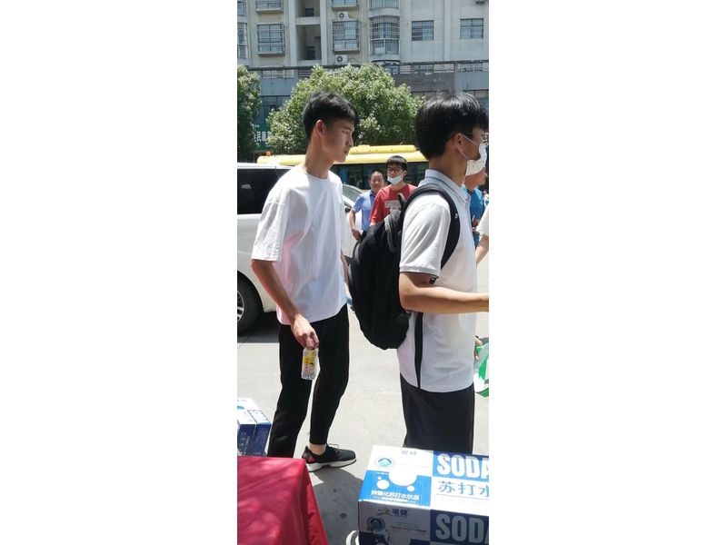 2003网站太阳集团饮品为高考学子助力